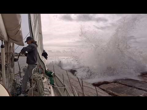 Storms in Portugal, life at anchor | EP161