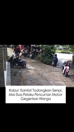 REKAMAN CCTV PERISTIWA on Instagram: "Aksi percobaan pencurian sepeda motor disertai ancaman senjata api menggegerkan warga Kampung Talaga, Cikupa, Kabupaten Tangerang. Peristiwa menegangkan tersebut terjadi pada Jumat, 6 Februari 2026 sekitar pukul 16.02 WIB, tepatnya di depan PT Inoac. Dalam video yang beredar, terlihat dua orang pelaku diduga hendak mencuri sepeda motor milik warga. Kedua pelaku disebut membawa senjata api yang digunakan untuk mengancam warga saat situasi mulai diketahui. Ber