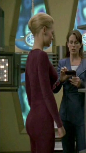 Jeri Ryan looking good in costume as the character Seven of Nine on the show Star Trek Voyager