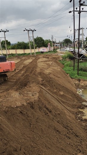 Poclain Excavator Rental Service | Available on IndiaMART