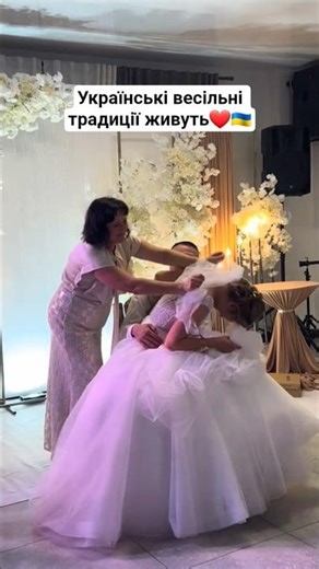 Ukrainian wedding traditions live on❤️🇺🇦