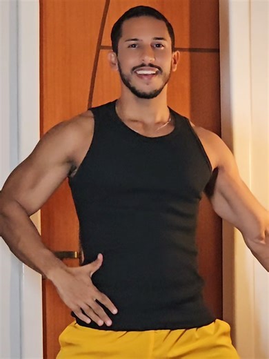 Os vídeos de Eric Victor (@ericvcs) com Hips Don't Lie - Miguel González