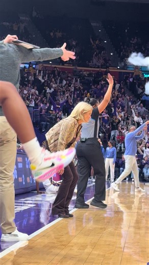 Passion from another realm 🤌🏼💯 #lsu #lsubasketball #sec #lsuwomensbasketball #espn #kimmulkey #wnba #secwbb #collegebasketball #lsuwbb #hoops #sportshighlights #fyp #love