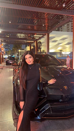 Carolina Tapias - Mentora de Networkers on Instagram: "La pobreza no es falta de dinero. Es un estado mental. La verdadera riqueza nace en tu forma de pensar. Cuando expandes tu mentalidad, crece tu visión. Cuando crece tu visión, el dinero te alcanza. Todo comienza con tu crecimiento interno. Ahí es donde se activa la abundancia real. 👉 Sígueme si estás lista para reprogramar tu mente y crear riqueza desde adentro hacia afuera. #MentalidadAbundante #RiquezaConsciente #Mindset #Abundancia #Crec