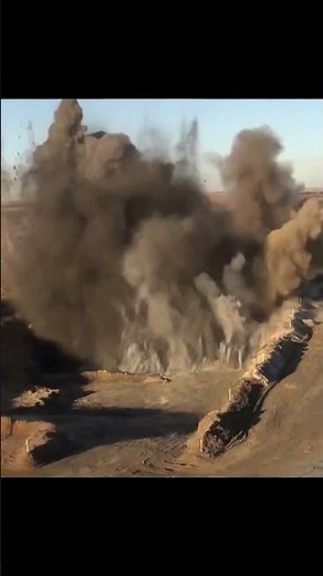 दुनिया की सबसे 'खतरनाक' कार से चलते हैं पीएम मोदी🚔😱 |PM Narendra Modi Car| #short #narendramodi