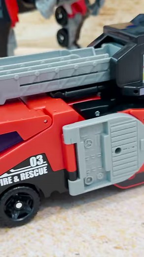 Did you miss our reveals of the the three new Switch & Go Dinos? Let's bring you up to speed! 🏎🔥🦖 🏎 2-in-1 Spino Speedster isn't just two toys in one, like all our Switch & Go toys - it's TWO dynamite dinos, combining a Spinosaurus and Pterodactyl to make one revved-up ride, with one-touch transformation for Spinosaurus! And when they're not burning rubber, Pterodactyl is burning anything else with twin fire cannons! 🚒 Triceratops Fire Truck packs his own punch, transforming from dino mode 