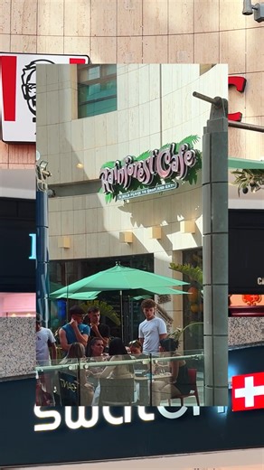 With over 40 outlets to explore, Bay Street brings together the best in fashion, food, beauty and more. Plus, get the first 2 hours of parking free with any purchase! | Bay Street Shopping Complex