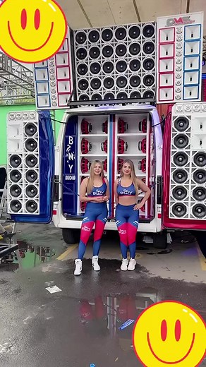 Chicas CAR AUDIO TEAM WORLD | Crazy Caraudio