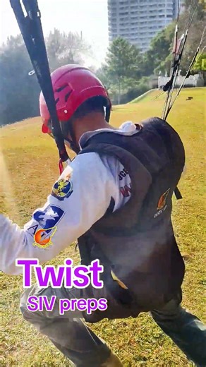 Twist #oceanwingz #paraglidingthailand