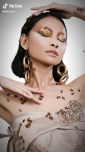 Photoshoot Queen Bee: Indonesian Next Top Model Cycle 2 vs Cycle 4