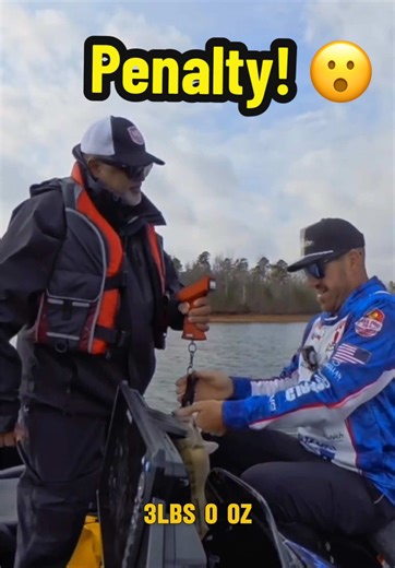 Buzzer Beater Catch 🛎️ That one’s worth the 2 minute penalty! Qualifying round from Stage 2 is LIVE on YouTube #fishing #bassfishing #fishtok