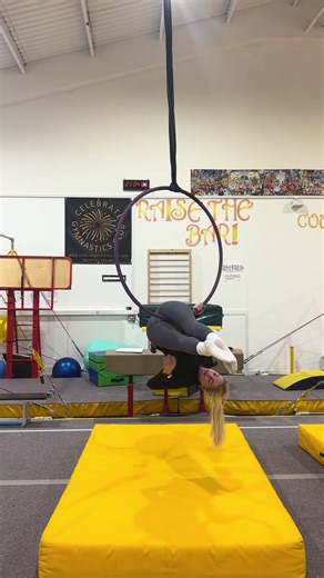Mastering the Reverse Birdie Roll in Aerial Hoop