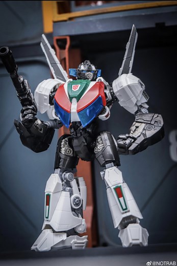 Transformers Bumblebee Movie Wheeljack Smart Kit (Model Kit) By Trumpeter In-Hand Images