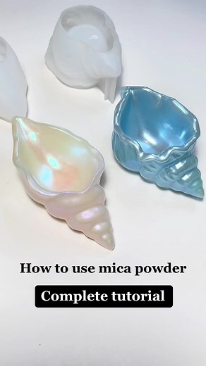 [conplete tutorial] How to use mica powder? You can use a firm makeup brush and brush it into the mold. Make sure you really push the powder a couple of times. Another way to use mica powder is to add it directly into resin. A little pigment goes a long way. #resintutorialvideos #resinforbeginners #resinforyoupage #resintipsforbeginners #resintricks #resin101 #crafttutorials #diyhomedecorideas #micapowderpigment #seashellart #craftsforbeginners #resinpouringart #resinprocessvideo #resinprocesspo
