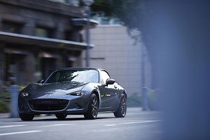 2020 Mazda Miata Gets Factory-Installed CarPlay