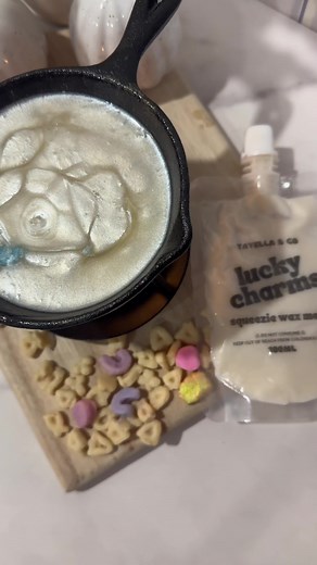 Squeezie Wax Melts Review | Try Tayella & Co. Squeezable Wax Melts!