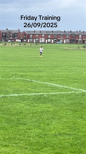 Logan putting in the hard work at training ⚽️💪 Thank you Milan for the great session! 🙌 #FootballTraining @lalkovicmilan10 @logantoes