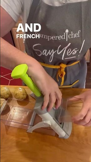 Product Spotlight:Pampered Chef Rapid Prep Mandoline. Comment LINK to get yours! #mealprep