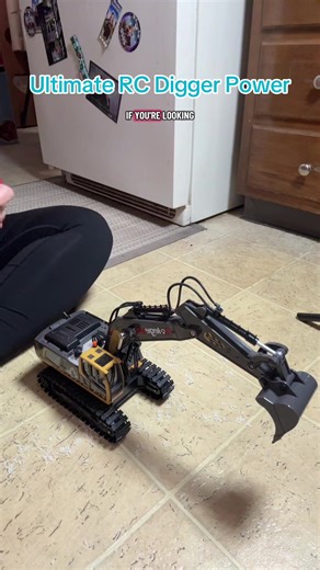 11 channel remote control allows for versatile movement including forward, backward, and 360-degree rotation. #rcexcavator #remotecontroltoy #rctoy #christmasgiftidea #kidstoys
