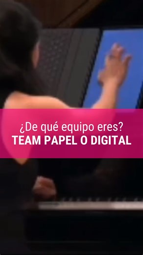 Piano en casa • Clases de piano online • Cursos de piano on Instagram: "Papel 📄 o digital 📱 El debate seguirá para siempre ♾️ Pero lo esencial es esto 👉 Cuando dominas el piano, ningún soporte te detiene. En PIANO EN CASA enseñamos a tocar desde cero, paso a paso, incluso si nunca antes te sentaste frente a un piano 🎹 👇Comenta CLASE y accede de inmediato nuestra clase “Desde cero a tocar tus primeras 5 canciones en el piano” #pianoencasa #piano #clasesdepiano #aprenderpiano #cursodepiano"
