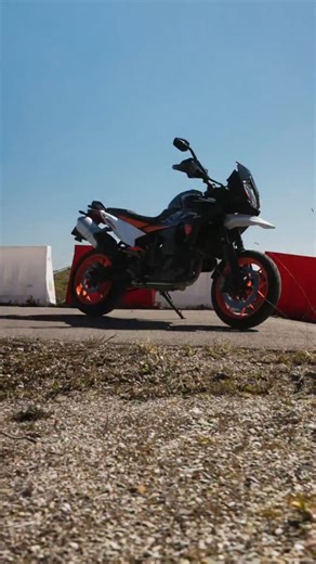 36K views · 449 reactions | A big slice of performance, plenty of supermoto agility, and a touch of touring comfort - the KTM 890 SMT is the perfect recipe for owning the asphalt. Let's cook! #KTM #ReadyToRace #KTM890SMT #SportsTourer | KTM | Facebook