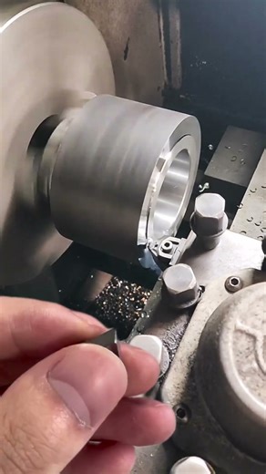 Ceramic cutting tools for precision machining of steel parts