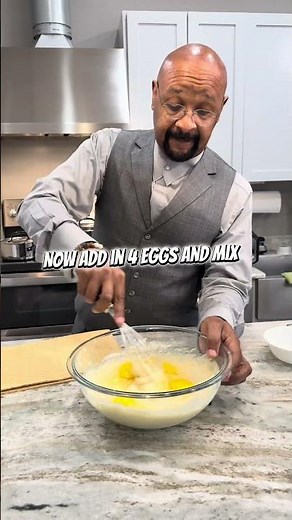 Quick & Easy Cornbread Cake #recipe #food #holiday