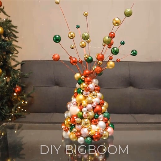 DIY Christmas tree made from ornaments | Life and Fun Story