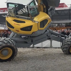 2.6K views · 6 comments | This Spider-Digger is changing the game for excavators! | Best Movies | Facebook