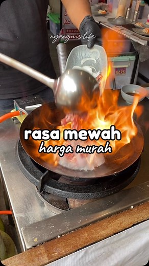 216K views · 3.8K reactions | FIX kalo nyari makanan jejepangan mah kesini, sangat cocok dilidah..beef teriyakinya endolita bambang suganda katsu mentai nya emang the best…wani diriungkeun lah ieu mah @shinimari.id Jl.Lengkong kecil no 60 Bandung OPEN 11pagi-11malem #japanesestreetfood #masakanjepang #shinimari #japanesefood #kulinerbandung #nyanguislife #katsu #beefteriyaki | Elham Maryanti | Facebook