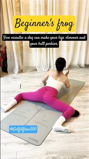 Frog pose for beginners 5 minutes a day slimmer legs firmer butt fuller bottom #hipopening #frogpose
