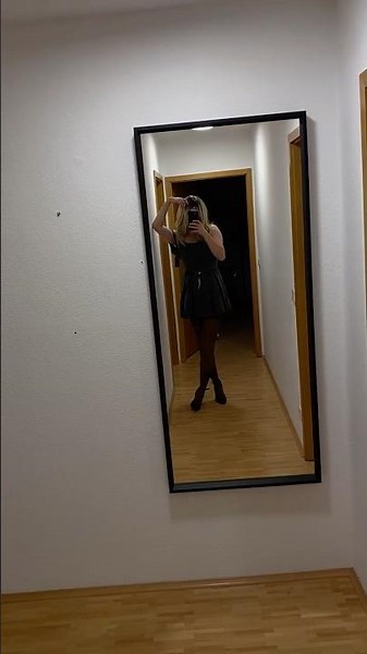 crossdresser in sexy pantyhose, high heels and mini dress 💅🏼#crossdresser #crossdressing