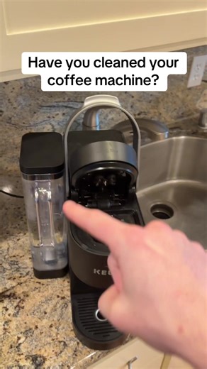Essential Tips for Cleaning Your Coffee Machine