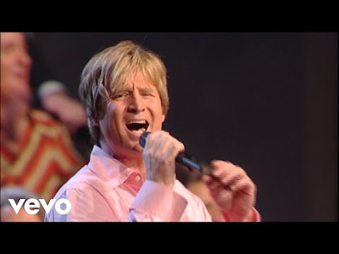 Bill & Gloria Gaither - Bless That Wonderful Name [Live] ft. Reggie Smith, Jessy Dixon