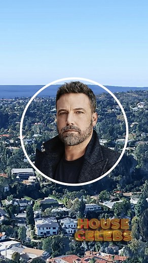 💔 Ben Affleck’s Magnificent Los Angeles Estate 💔 Academy Award-winning actor and filmmaker Ben Affleck resides in this breathtaking $20 million Los Angeles estate. The home spans an impressive 6,247 sq. ft., featuring 5 bedrooms and 6 bathrooms, exuding timeless elegance and sophistication. Sending heartfelt thoughts and support to Ben and the surrounding community during this challenging time. 🕊️ #BenAffleck #LosAngeles #CelebrityHomes #LuxuryLiving #HollywoodElite #CaliforniaLife #Heartfelt