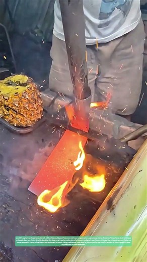 Forgeron en action : Comment la chaleur transforme le métal en outil ?