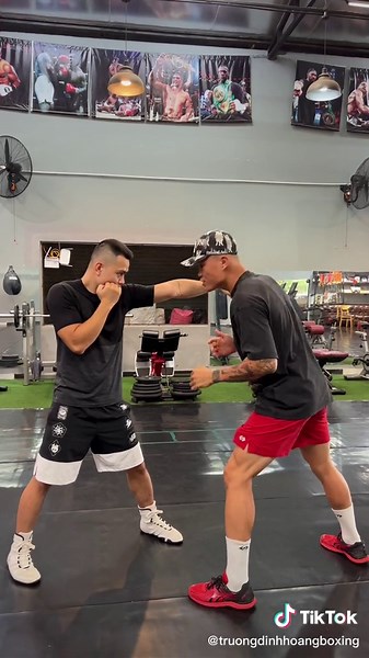 Hướng dẫn chi tiết đòn 1-2 dành cho các bạn tập luyện tại nhà.#boxing #tiktok #tdhboxingclub #Master2022byTikTok