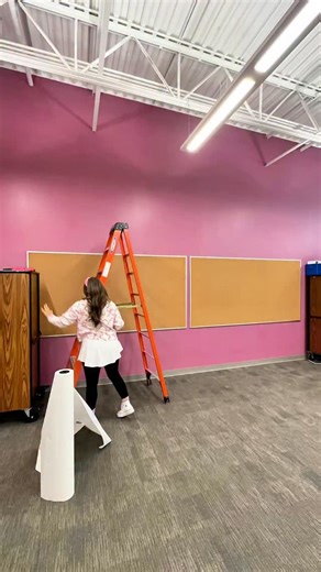 Stephanie Osmundson & Loreal Hemenway on Instagram: "💗 Our staff kids are a bunch of SWEETHEARTS 💗 This larger-than-life display was for last year’s annual staff kids Valentines Day breakfast! With some printable candy hearts and a blown up box, this cute backdrop was as easy as 1,2,3 to put together!! Comment “SWEET” for a FREEBIE to create your own editable candy hearts and to print a big Sweethearts box! 🔗✨🔗✨ #freebie #sweethearts #valentinesday #valentinesdayd