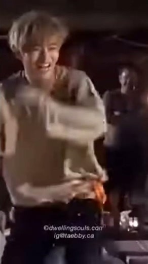 Teahyung,s belly dance #bts #v #teahyung ‪@BTS‬