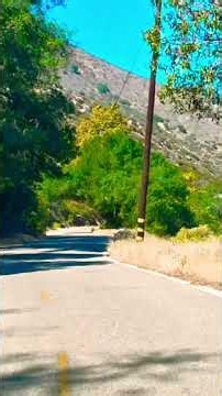 The road to the bluest water in San Diego is in Lakeside 📍