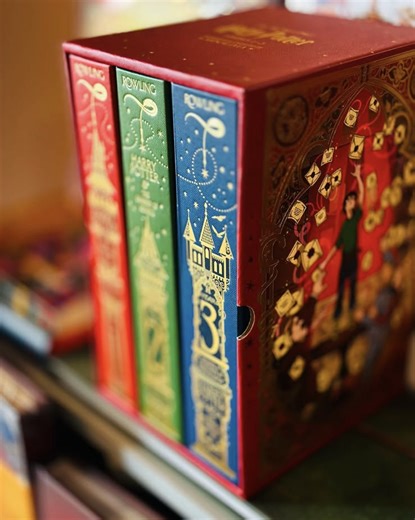 Harry Potter 1-3 Box Set: MinaLima Edition The most magical gift for anyone who loves the wizarding world! A stunning, interactive collector''s set featuring the first three books in J.K. Rowling''s spellbinding Harry Potter series, designed and illustrated by MinaLima – the acclaimed studio behind the iconic graphics of the Harry Potter and Fantastic Beasts films. Experience J.K. Rowling''s first three Harry Potter stories as never before! Each hardback edition is brimming with MinaLima magic a