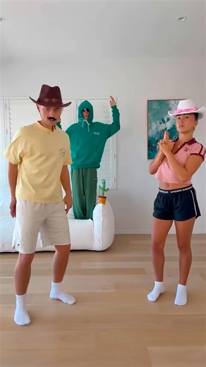 RATE OUR OUTBACK SOUNDTRACK! 😩🤣😳 | Maizen