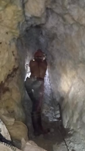 917 reactions · 26 shares | Exploring gold ore sample #menerals #gold #underground #jzamvalencia #realtalk #highlights | Jzam Valencia | Facebook