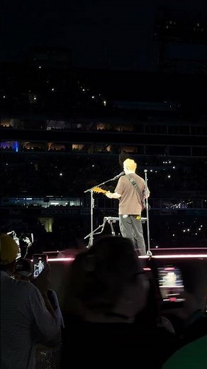 Ed Sheeran - Supermarket Flowers. Loop Tour Nashville, TN 6/20/26