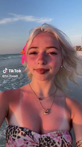 Natural Beach Look for a Day in Florida