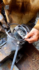 Tool Time Lab on Instagram: "Genius Trick to Bend Iron – Few People Know This! #reels #instagramreels #bendingtools #bender #metalbar #bending #metalworking #welding #satisfying #fabrication #lifehacks"
