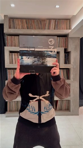 Anderson Noise on Instagram: "Phuture invented Acid House in 1987 and in “Survival’s Our Mission” (2001), they proved they knew how to dictate the rules of modern Techno. Vinyl ID: Phuture303 – Survival’s Our Mission (Part 1 Of 3) Track ID: Phuture303 - Riden Phuture inventou o Acid House em 1987, em “Survival’s Our Mission” (2001), eles provaram que sabiam ditar as regras do Techno moderno. #vinyl #vinylcollection #nowspinning #vinylrecords #Phuture303"