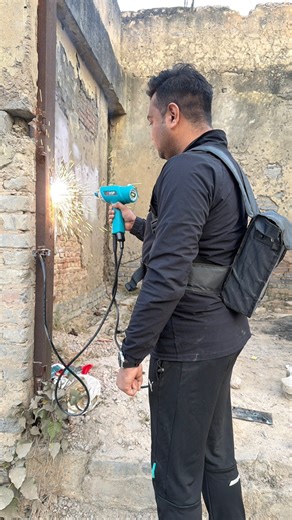 Cordless Welding Machine || Battery Operated Portable Cordless Welding Machine . ▪️Available on : AH Global Solutions . ▪️For Order : 91-9870585901, 8595674134 (WhatsApp Only) . ▪️All India 🇮🇳 and International Shipping Available . 📍- D-158, Street No. - 05, Noor-E-Ilahi Colony, Yamuna Vihar, Delhi - 110053 . #powertools #tools #tool #toolsofthetrade #cordlesstools #ingco #bosch #dewalt #makita #construction #contractor #welder #machineshop #welding #weldingmachine #weld #electrician #plumber