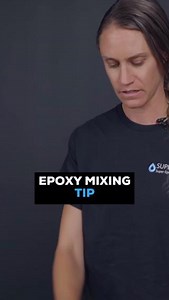 🌀 THE BEST WAY TO MIX EPOXY FOR PERFECT RESULTS! Follow these steps to ensure a flawless epoxy mixture: 1️⃣ Measure accurately: Stick to the exact ratio of resin (Part A) and hardener (Part B). 2️⃣ Mix thoroughly: Stir slowly for 3-5 minutes, scraping the sides and bottom of the container. 3️⃣ Use a second container: Transfer to a new container and mix again to avoid unmixed spots. 4️⃣ Let bubbles rise: Allow 5-10 minutes for bubbles to surface before pouring. 💡 Pro Tip: Avoid fast stirring to