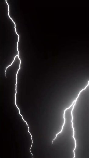 Day 39 🔥 of Learning Python 🐍 | Create a Lightning Effect with Pygame ⚡